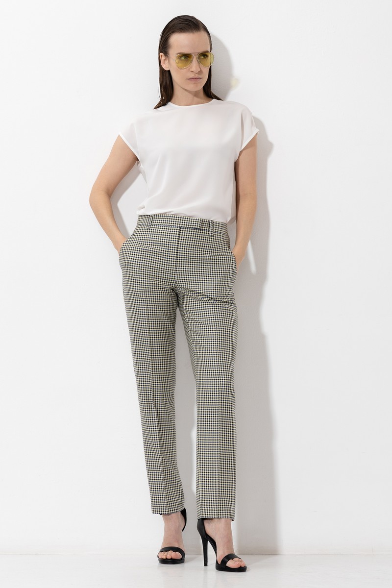 Брюки в клетку зауженного кроя